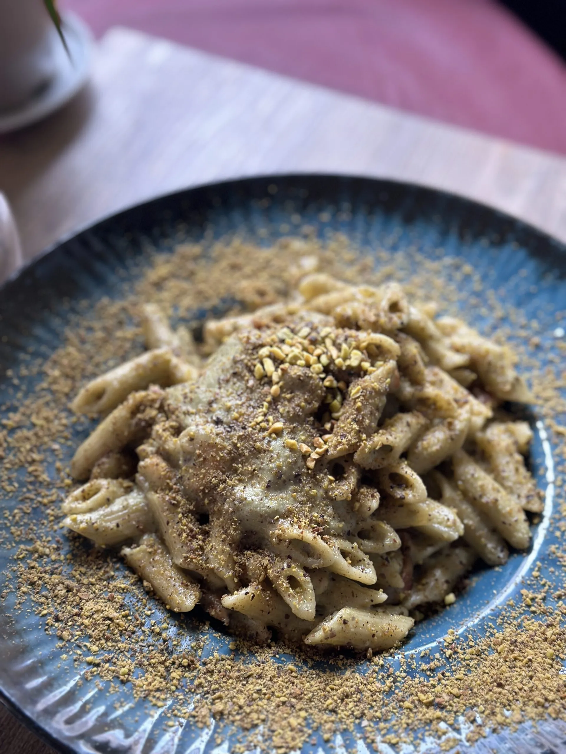 Penne con crema di pistacchio di Bronte, piatto signature di Heaven Kitchen & Bar